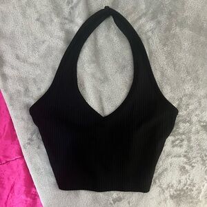 RIBBED HALTER CROP TOP